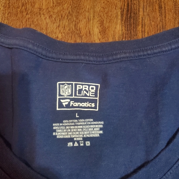 Patriots fanatics vneck t-shirt size L - Picture 2 of 3